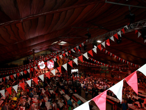Auftakt mit der Original Töpener Blasmusik Hofer Volksfest 2017 – Foto 34