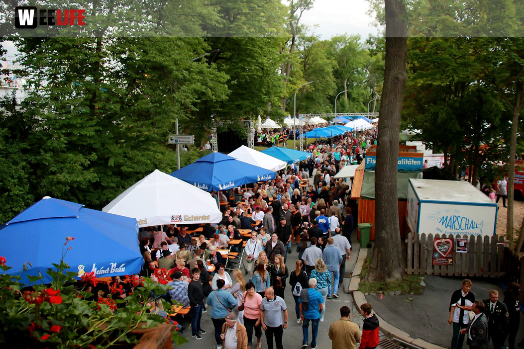Auftakt mit der Original Töpener Blasmusik Hofer Volksfest 2017