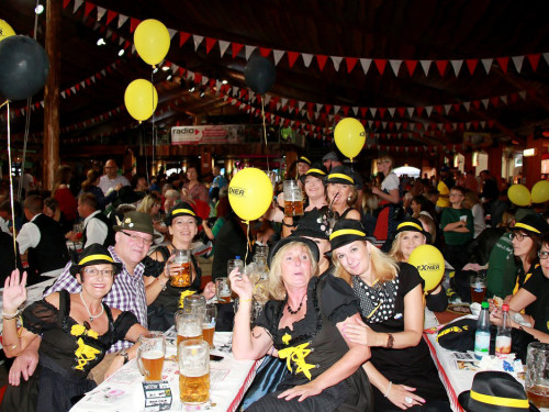 Auftakt mit der Original Töpener Blasmusik Hofer Volksfest 2017 – Foto 44
