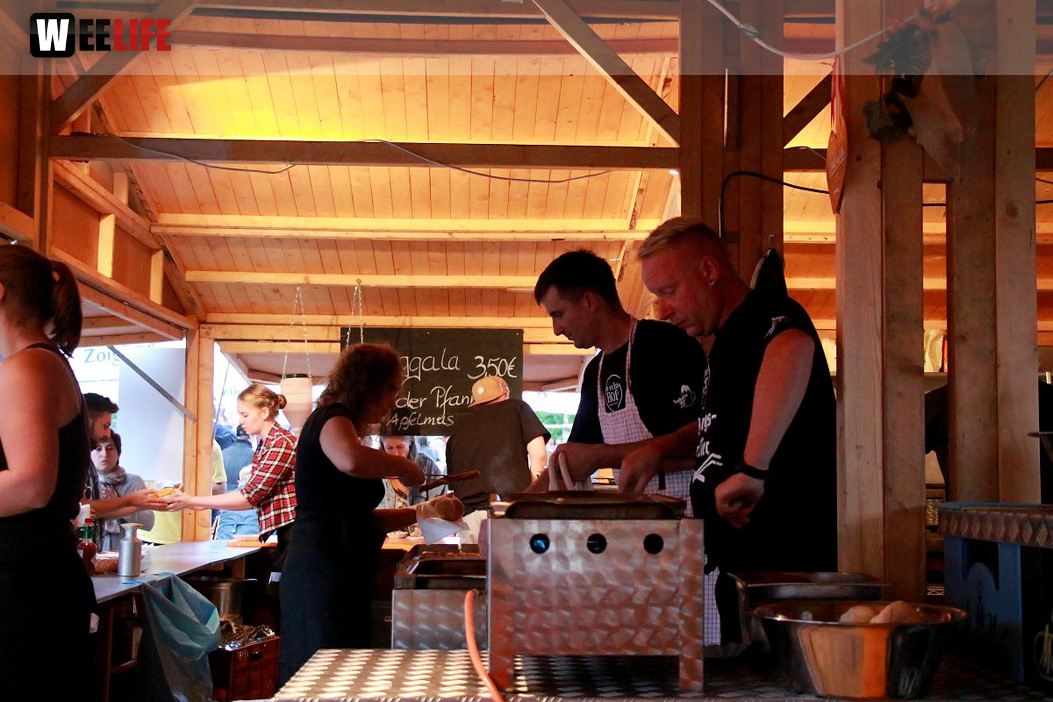 Auftakt mit der Original Töpener Blasmusik Hofer Volksfest 2017
