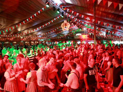 Die Partyvögel Tag der Landjugend Hofer Volksfest 2017 – Foto 34