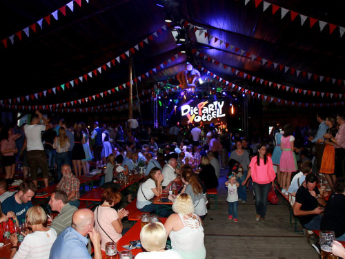 Die Partyvögel Tag der Landjugend Hofer Volksfest 2017 – Foto 46