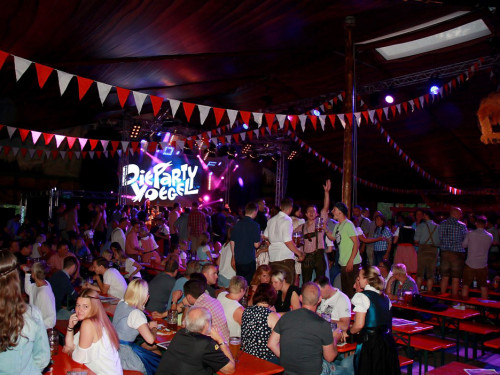 Die Partyvögel Tag der Landjugend Hofer Volksfest 2017 – Foto 49