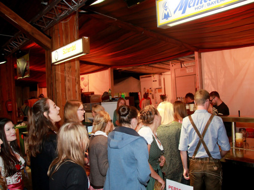 Auszug der Bedienungen Tag 10 Hofer Volksfest 2017 – Foto 11