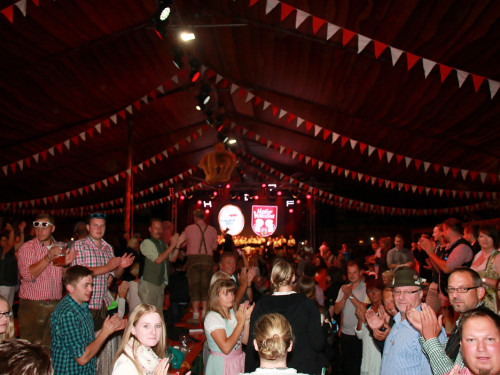 Auszug der Bedienungen Tag 10 Hofer Volksfest 2017 – Foto 17