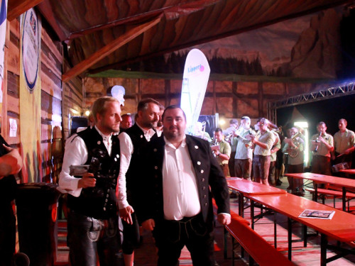 Auszug der Bedienungen Tag 10 Hofer Volksfest 2017 – Foto 45