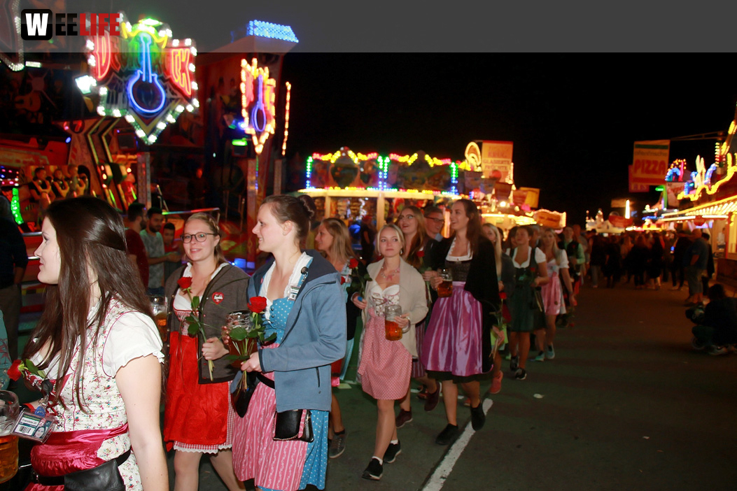 Auszug der Bedienungen Tag 10 Hofer Volksfest 2017