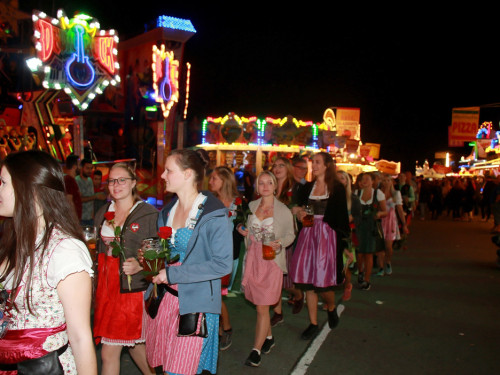 Auszug der Bedienungen Tag 10 Hofer Volksfest 2017 – Foto 46