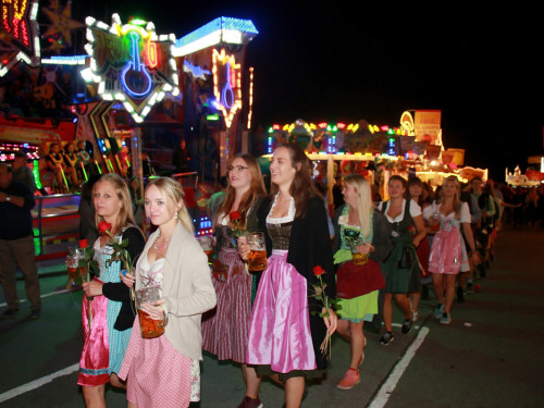 Auszug der Bedienungen Tag 10 Hofer Volksfest 2017 – Foto 48