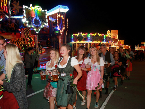 Auszug der Bedienungen Tag 10 Hofer Volksfest 2017 – Foto 50