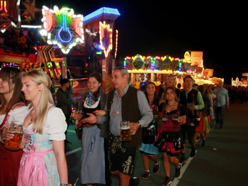 Auszug der Bedienungen Tag 10 Hofer Volksfest 2017 – Foto 52