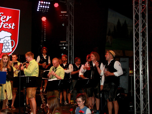 Auszug der Bedienungen Tag 10 Hofer Volksfest 2017 – Foto 57