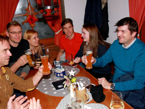 Enzo in der Hofer Skihütte – Foto 16