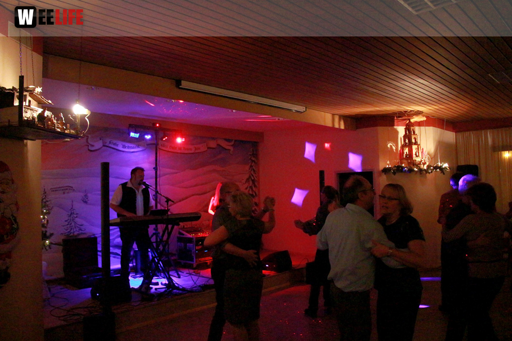 Weihnachtstanz mit Trio Kogler