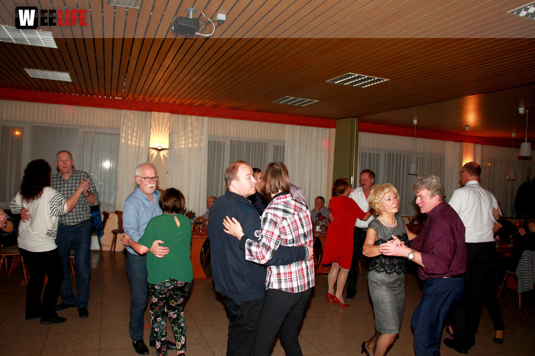 Weihnachtstanz mit Trio Kogler