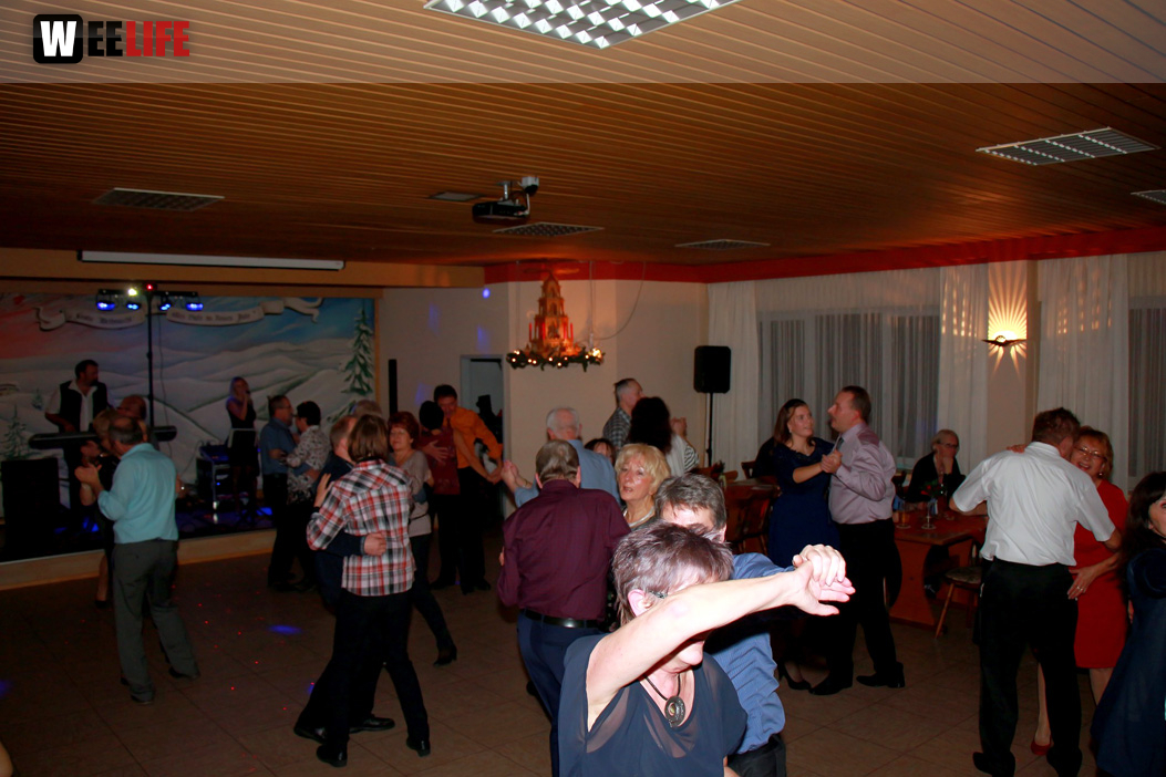 Weihnachtstanz mit Trio Kogler