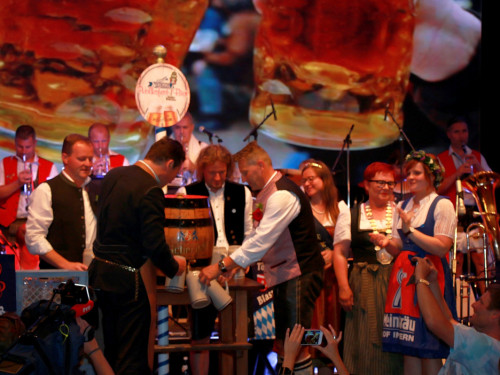 Bieranstich Hofer Volksfest 2018 – Foto 23