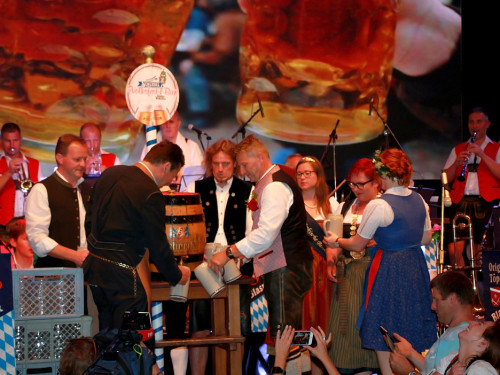 Bieranstich Hofer Volksfest 2018 – Foto 24