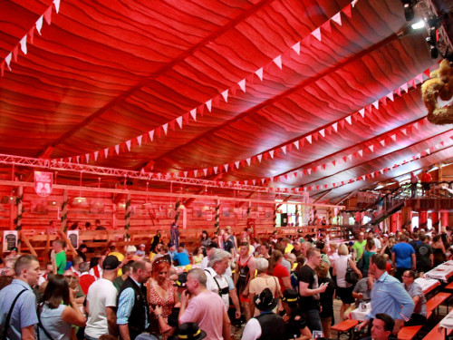 Auftakt mit der Original Töpener Blasmusik Hofer Volksfest 2018 – Foto 15