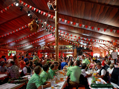 Auftakt mit der Original Töpener Blasmusik Hofer Volksfest 2018 – Foto 39