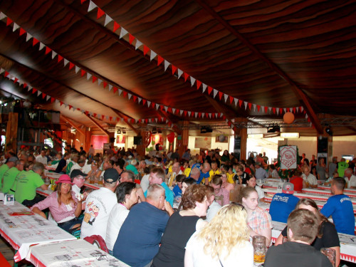 Auftakt mit der Original Töpener Blasmusik Hofer Volksfest 2018 – Foto 42
