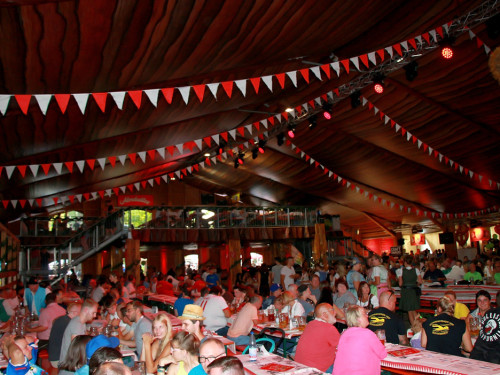 Auftakt mit der Original Töpener Blasmusik Hofer Volksfest 2018 – Foto 46