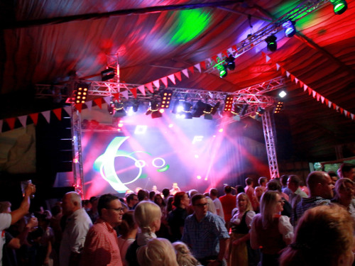 Die Partyvögel Samstag Hofer Volksfest 2018 – Foto 50