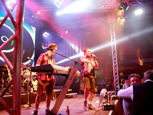 Die Partyvögel Samstag Hofer Volksfest 2018 – Foto 52