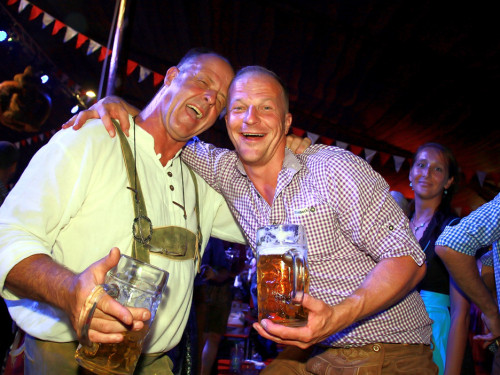 Die Partyvögel Samstag Hofer Volksfest 2018 – Foto 192