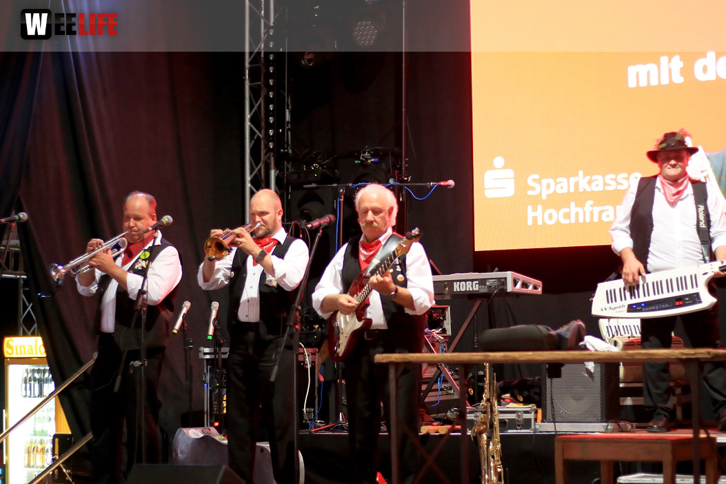 Tag der Sparkasse Jetzendorfer Hinterhofmusikanten Hofer Volksfest 2018