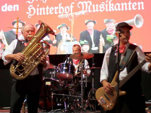 Tag der Sparkasse Jetzendorfer Hinterhofmusikanten Hofer Volksfest 2018 – Foto 7