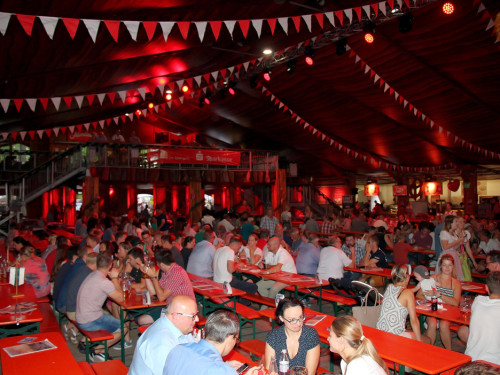 Tag der Sparkasse Jetzendorfer Hinterhofmusikanten Hofer Volksfest 2018 – Foto 20