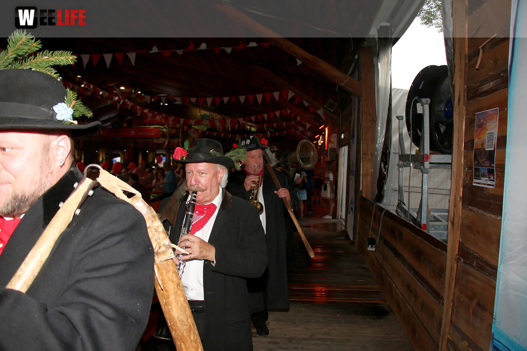 Tag der Sparkasse Jetzendorfer Hinterhofmusikanten Hofer Volksfest 2018