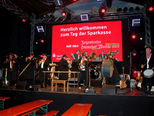 Tag der Sparkasse Jetzendorfer Hinterhofmusikanten Hofer Volksfest 2018 – Foto 40