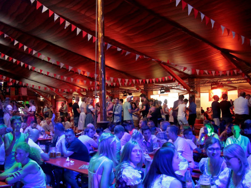 Surprise Tag 8 Hofer Volksfest 2018 – Foto 29