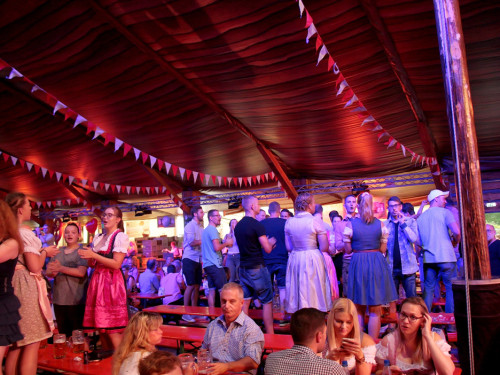Surprise Tag 8 Hofer Volksfest 2018 – Foto 40
