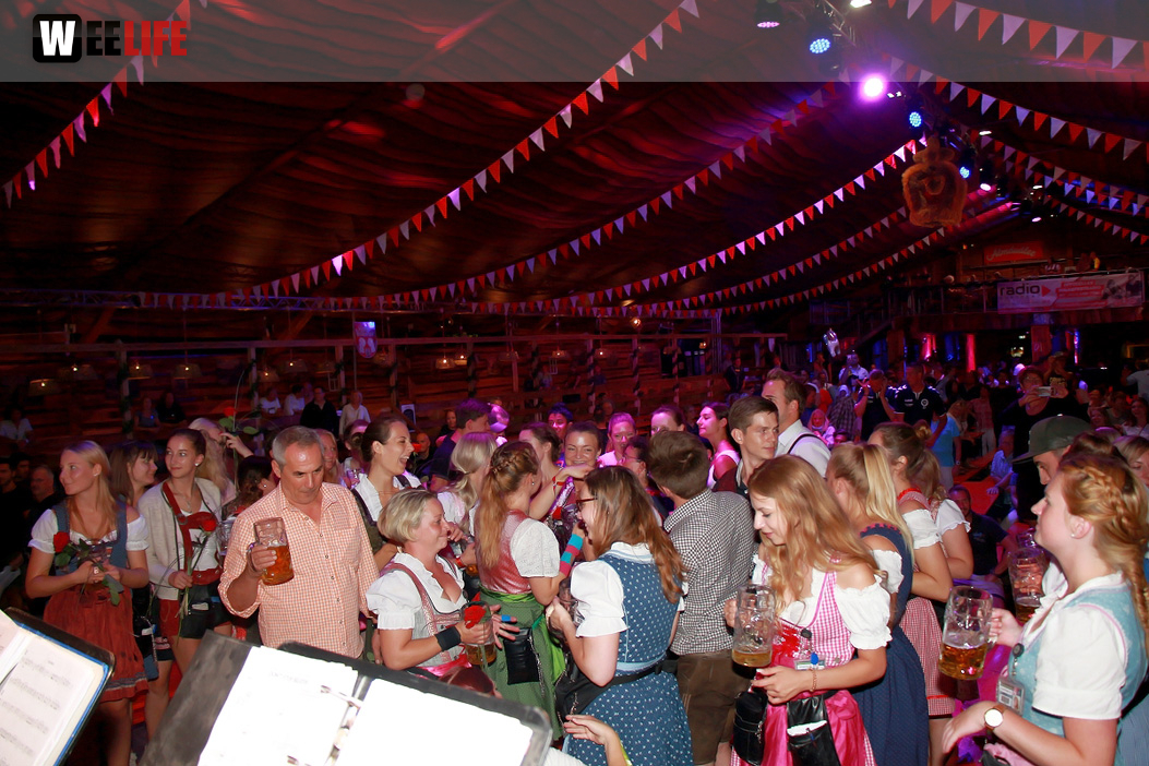 Auszug der Bedienungen  Hofer Volksfest 2018