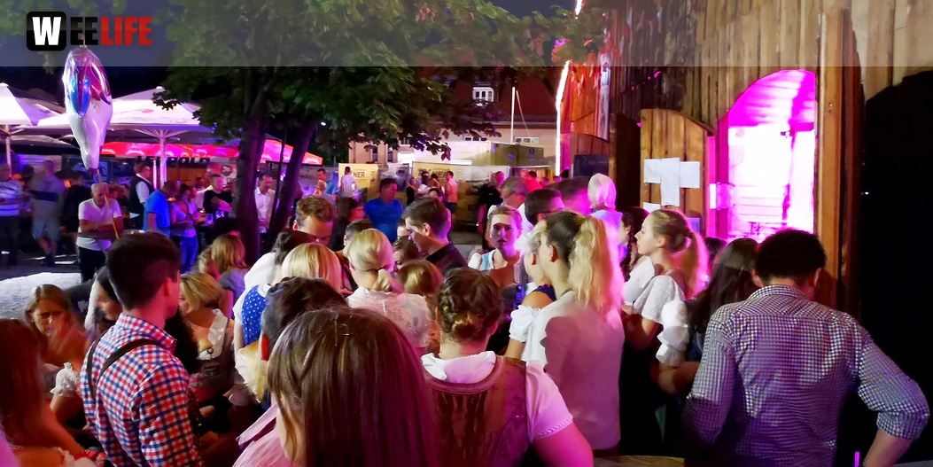 Auszug der Bedienungen  Hofer Volksfest 2018