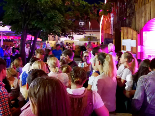 Auszug der Bedienungen  Hofer Volksfest 2018 – Foto 5