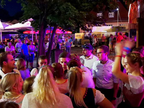 Auszug der Bedienungen  Hofer Volksfest 2018 – Foto 6