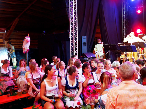 Auszug der Bedienungen  Hofer Volksfest 2018 – Foto 11