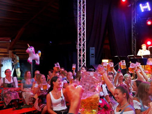 Auszug der Bedienungen  Hofer Volksfest 2018 – Foto 13