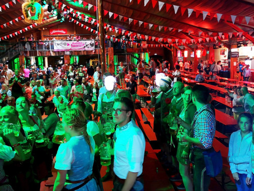 Auszug der Bedienungen  Hofer Volksfest 2018 – Foto 20