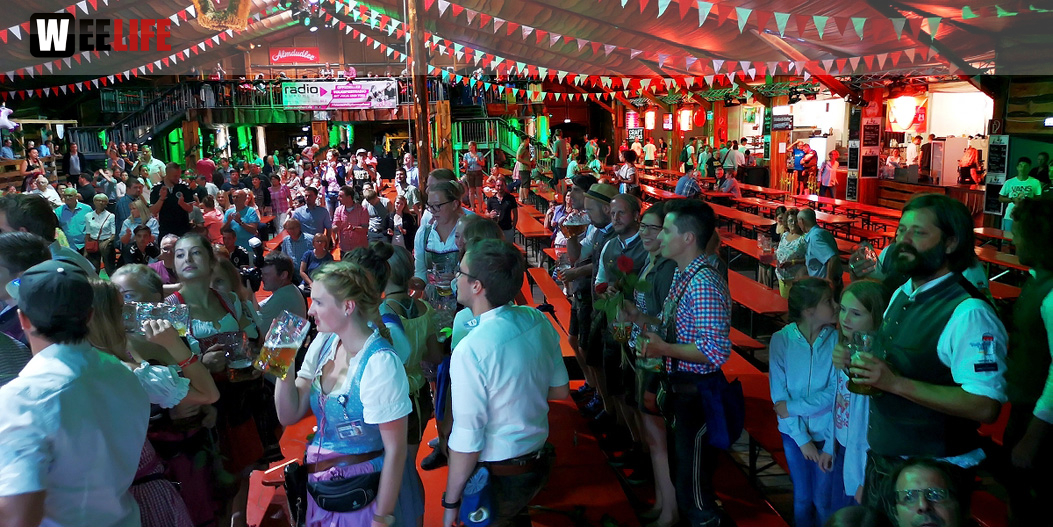 Auszug der Bedienungen  Hofer Volksfest 2018