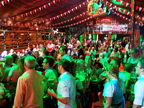 Auszug der Bedienungen  Hofer Volksfest 2018 – Foto 22