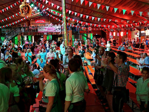 Auszug der Bedienungen  Hofer Volksfest 2018 – Foto 23