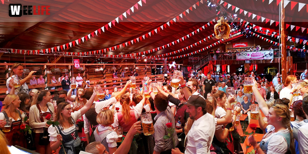 Auszug der Bedienungen  Hofer Volksfest 2018