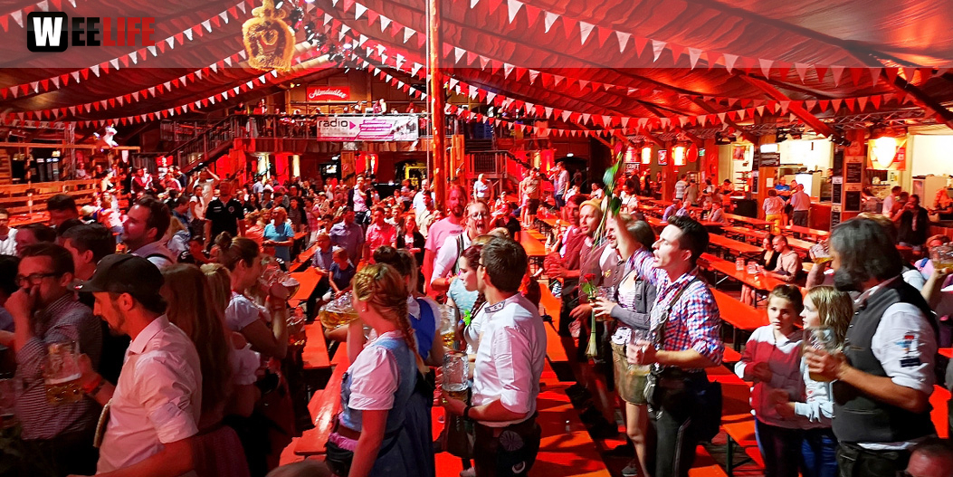 Auszug der Bedienungen  Hofer Volksfest 2018