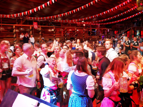 Auszug der Bedienungen  Hofer Volksfest 2018 – Foto 37