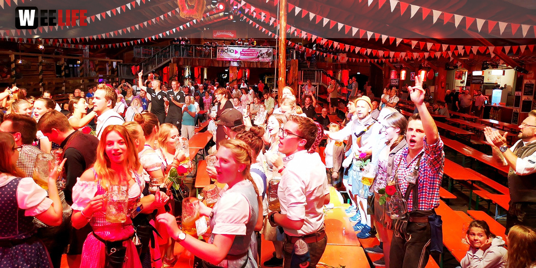 Auszug der Bedienungen  Hofer Volksfest 2018